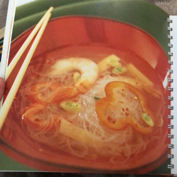 175 Soup Recipes Cookbook - Picture 11 of 15